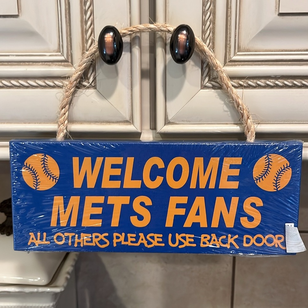 Mets Fans Welcome Sign in Blue and Orange And Funny!